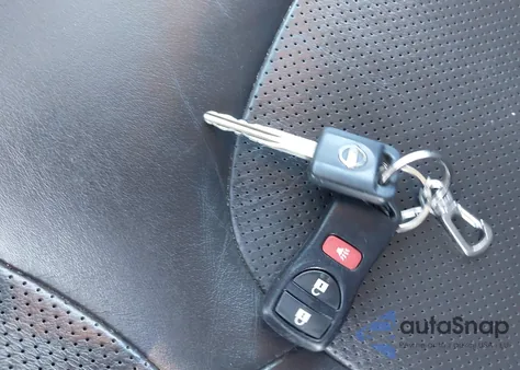 2015 Nissan Xterra Pro-4X z USA, uszkodzony, nr VIN 5N1AN0NW3FN663461